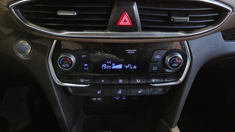 Hyundai Santa Fe • 2019 • 120,746 km 31