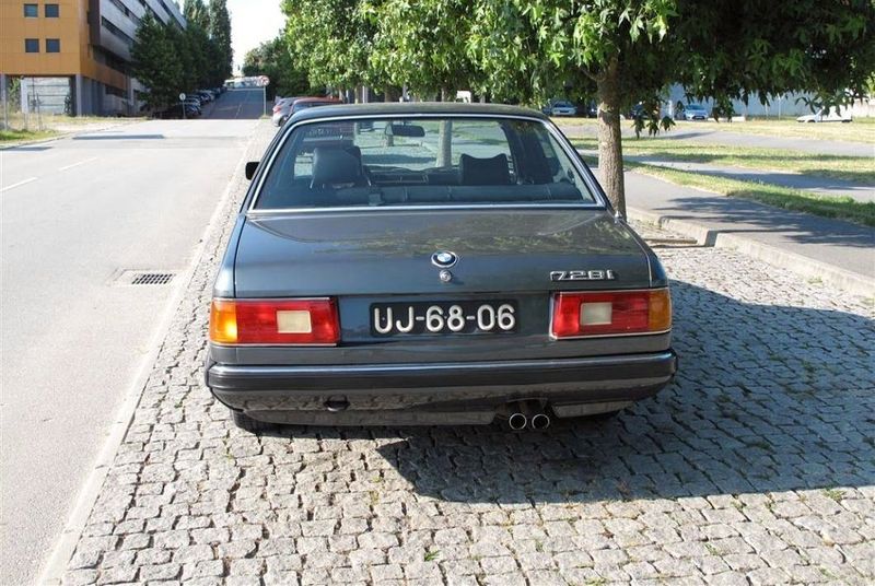 BMW 7 • 1985 • 190,000 km 2