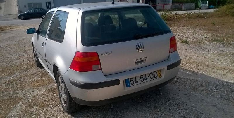 Volkswagen Golf • 1999 • 199,999 km 4