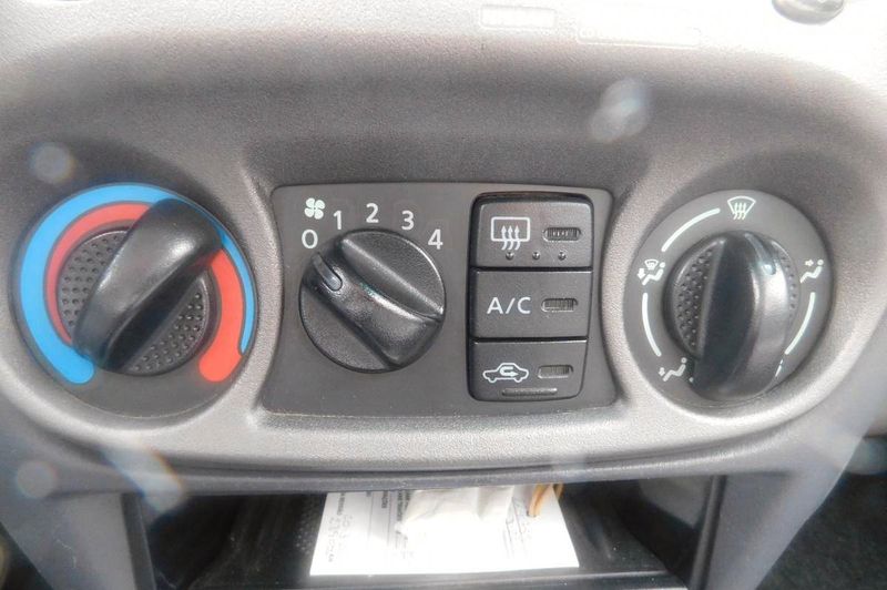 Nissan Almera • 2001 • 200,000 km 5