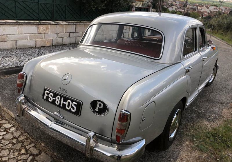 Mercedes-Benz 190 • 1980 • 90,000 km 3