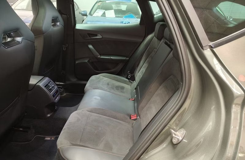 Seat Leon • 2023 • 25,004 km 8