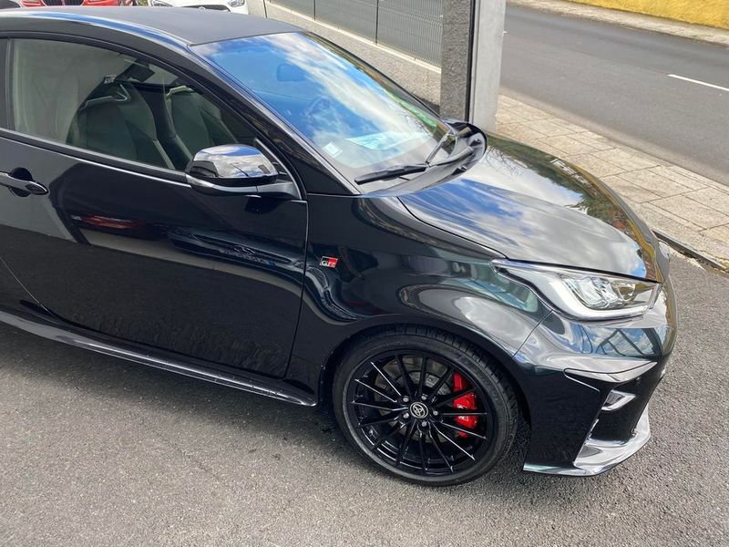Toyota Yaris • 2009 • 90,000 km 1