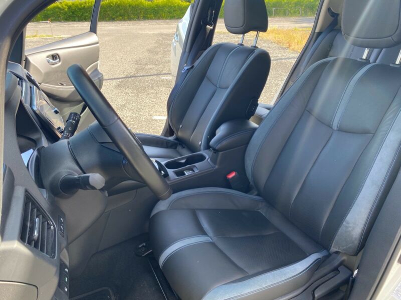 Nissan Leaf • 2018 • 130,000 km 4