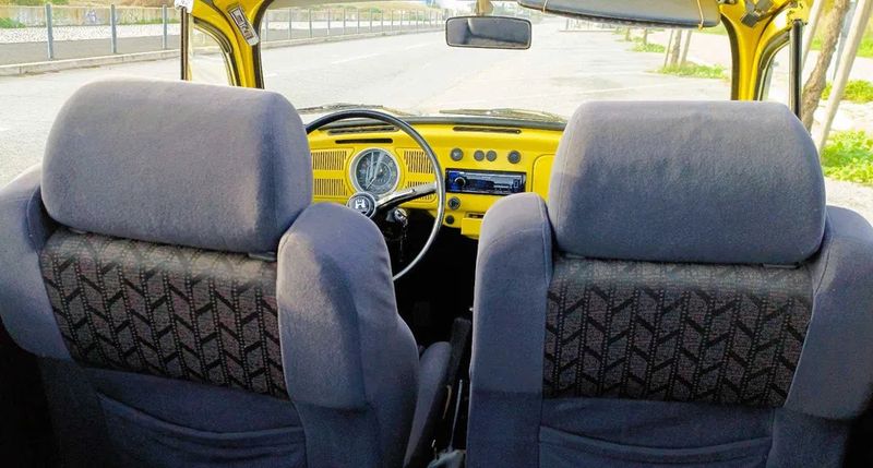 Volkswagen Beetle Convertible • 1971 • 60,000 km 6