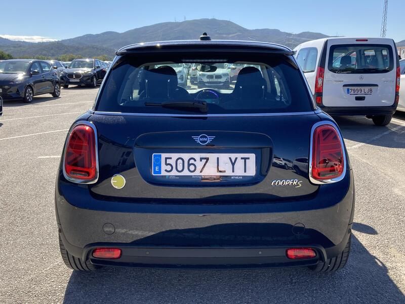 MINI Cooper • 2022 • 17,840 km 4