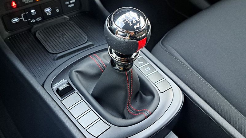 Hyundai Kona • 2023 • 11,832 km 8