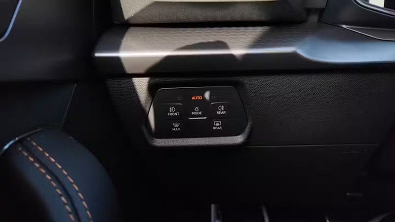 Seat Leon • 2025 • 7,400 km 8