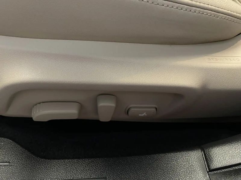 Subaru Outback • 2018 • 94,000 km 11