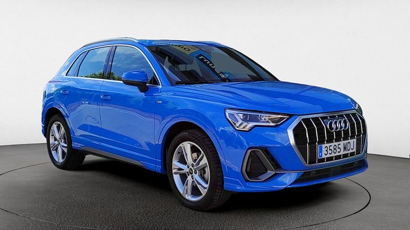 Audi Q3 • 2023 • 12,679 km 2