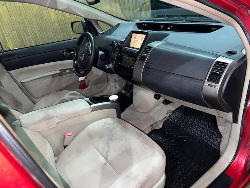 Toyota Prius • 2008 • 350,000 km 12