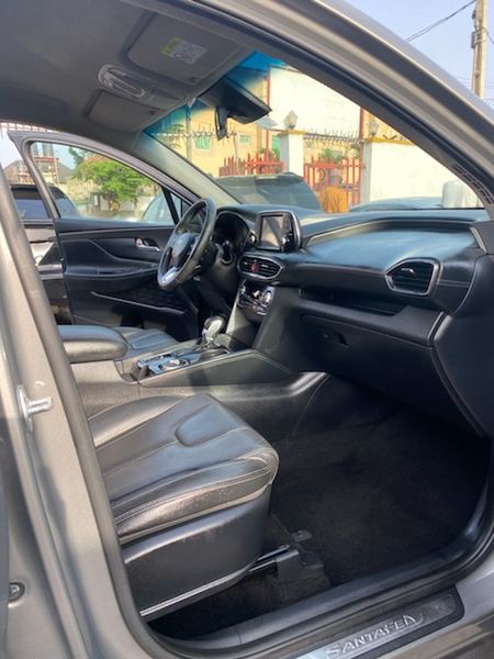 Hyundai Santa Fe • 2021 • 12 km 2