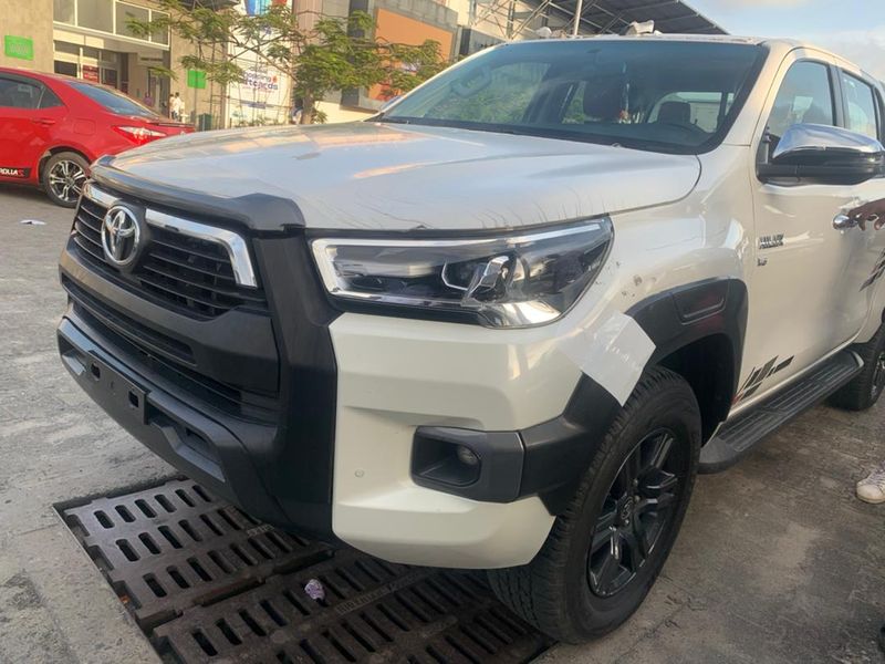 Toyota Hilux • 2019 • 32 km 1