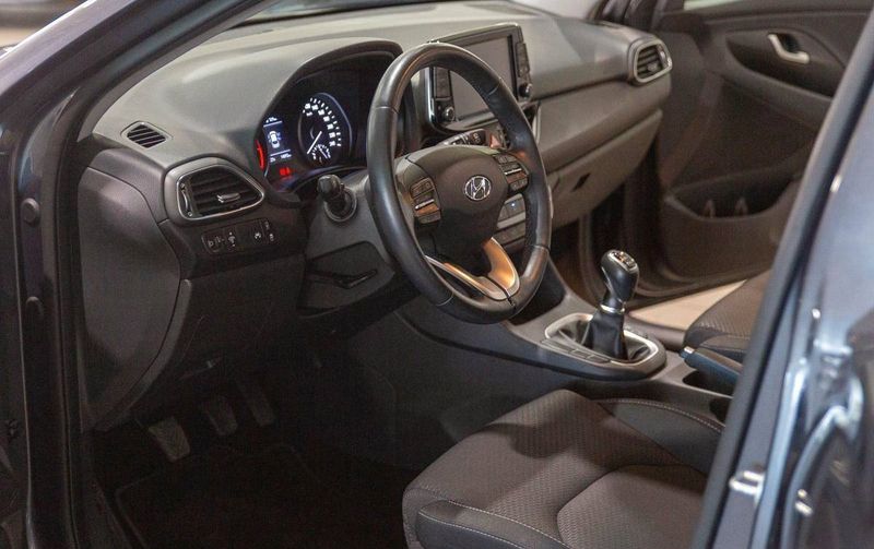 Hyundai i30 • 2019 • 199,999 km 4