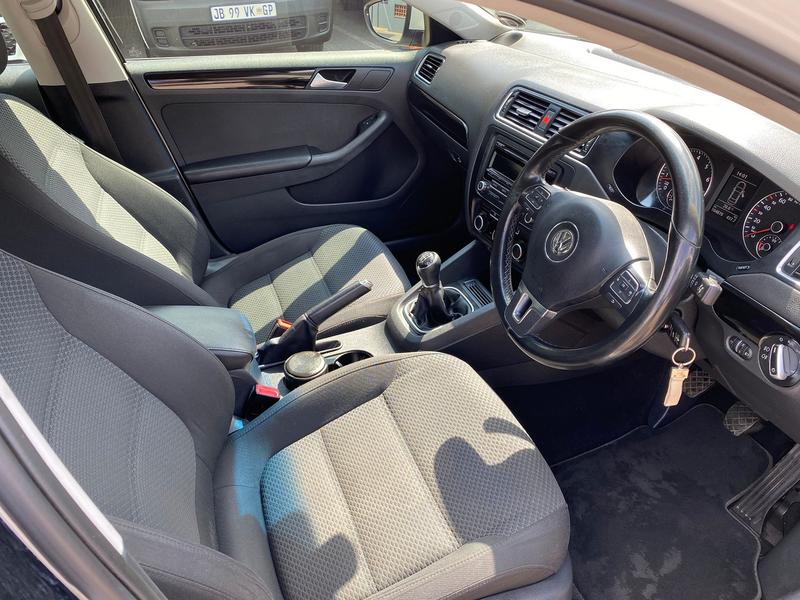 Volkswagen Jetta • 2017 • 140 km 3