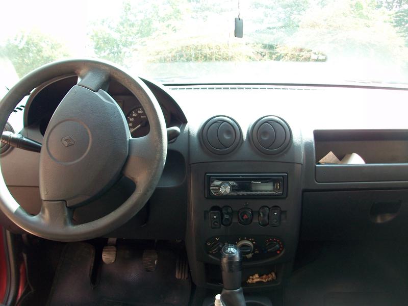 Renault Sandero • 2012 • 120,400 km 9