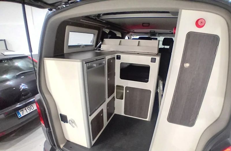 Volkswagen California • 2021 • 30,691 km 12