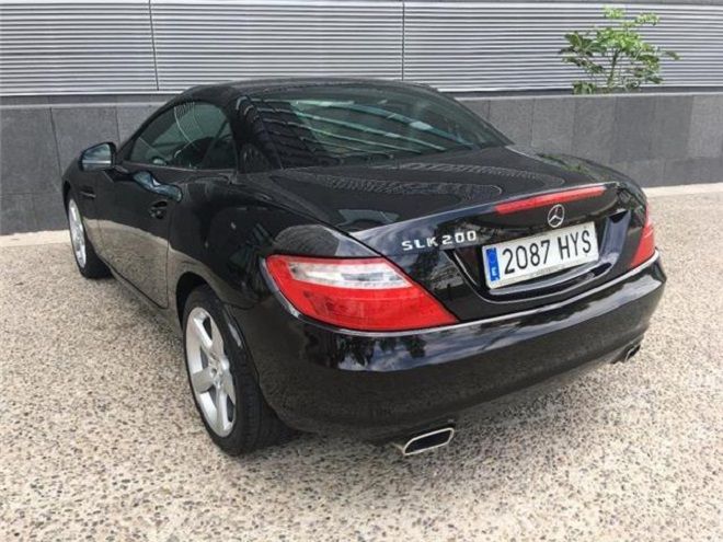 Mercedes-Benz SLK • 2011 • 137,000 km 6