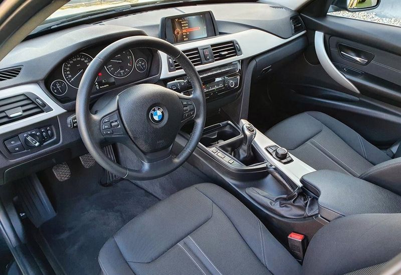 BMW i3 • 2016 • 140,000 km 4