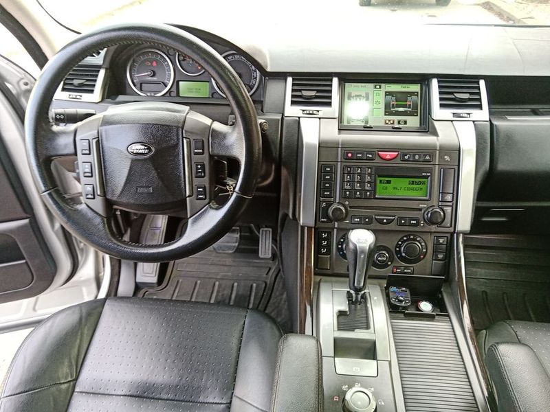 Land Rover Range Rover • 2008 • 157,000 km 4