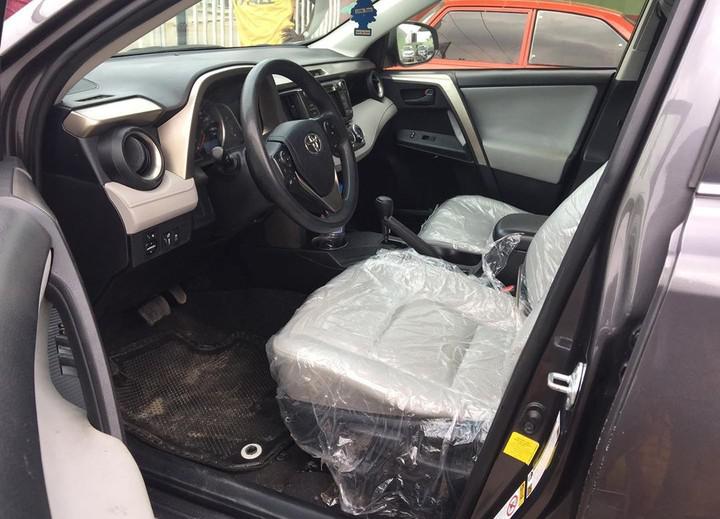 Toyota RAV4 • 2014 • 17,000 km 3