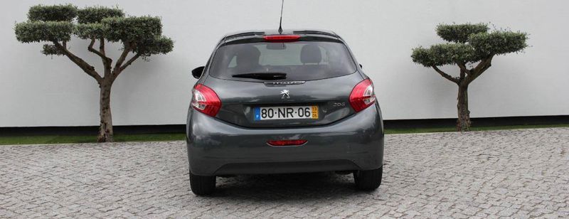 Peugeot 207 • 2013 • 11,900 km 3