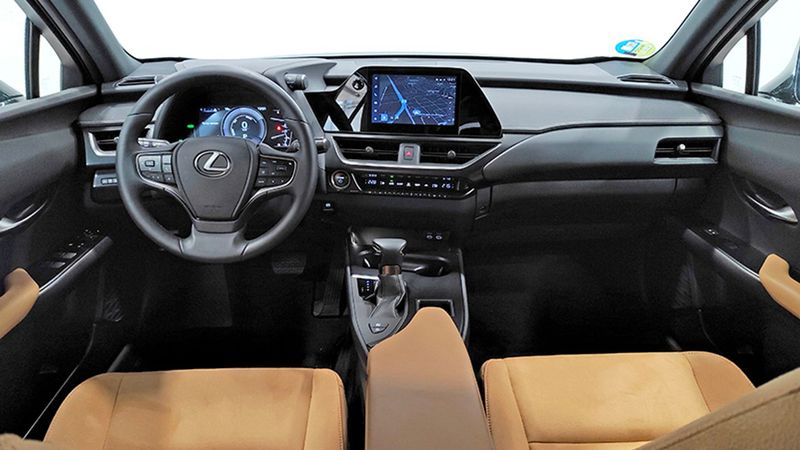 Lexus UX • 2023 • 14,192 km 5