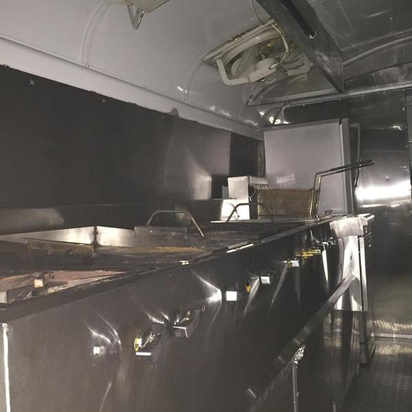 Ford 350 • 1981 • 1 km 8