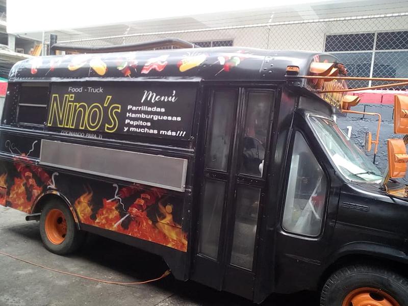 Ford 350 • 1981 • 1 km 2