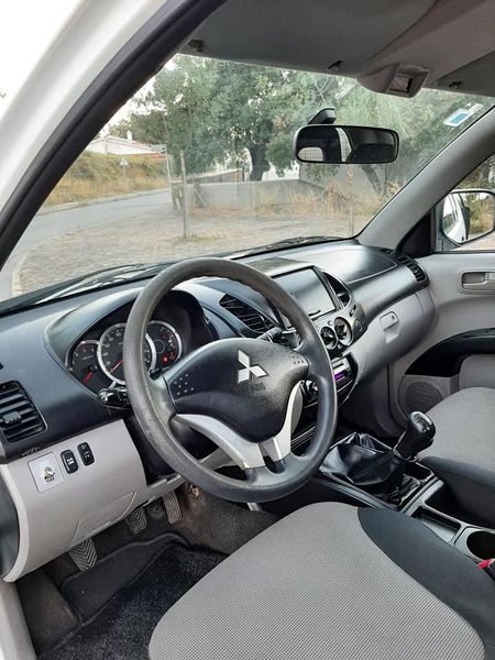 Mitsubishi L200 • 2011 • 237,000 km 2