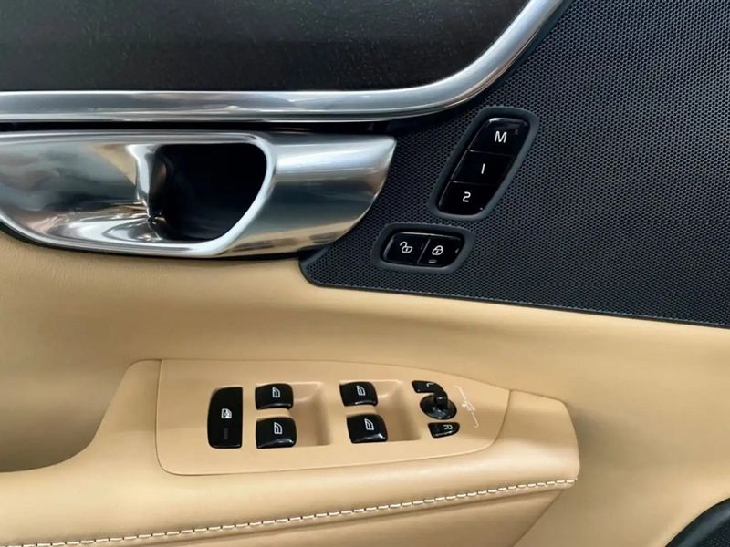 Volvo V90 • 2020 • 85,000 km 13