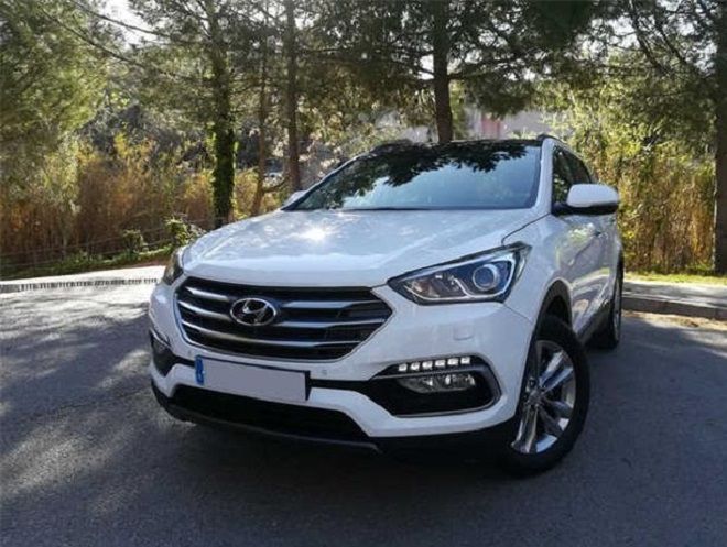 Hyundai Santa Fe • 2017 • 82,500 km 1