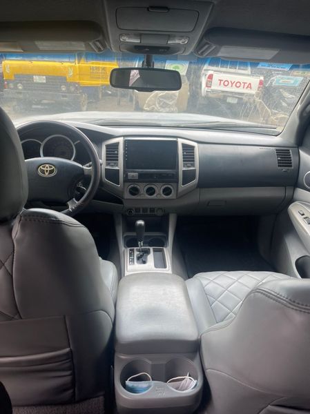 Toyota Tacoma • 2011 • 109,005 km 2