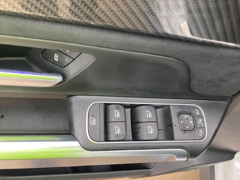 Mercedes-Benz GLB-Class • 2020 • 98,455 km 24