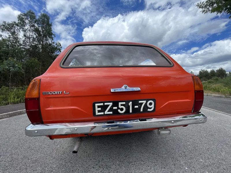 Ford Escort • 1976 • 90,000 km 8