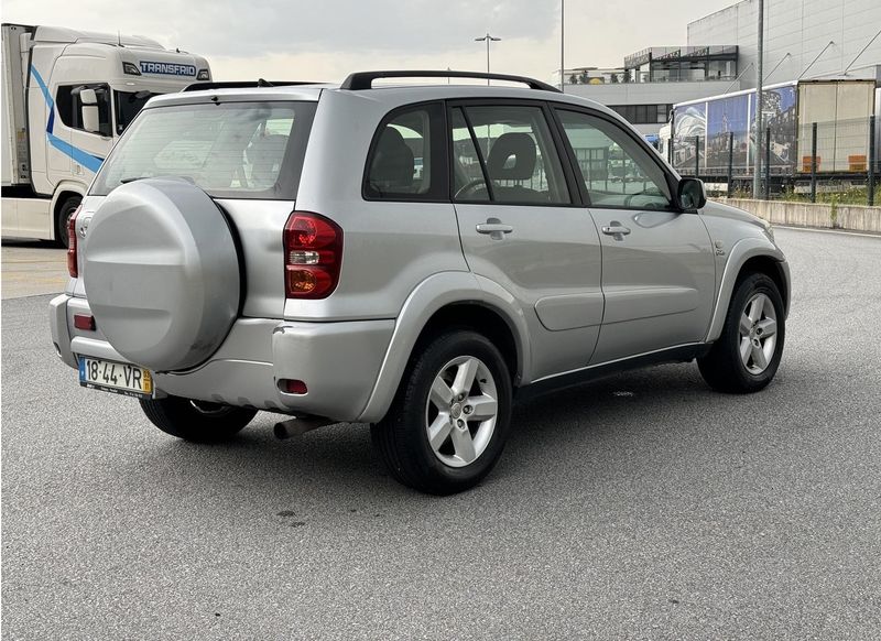 Toyota RAV4 • 2003 • 200,000 km 6