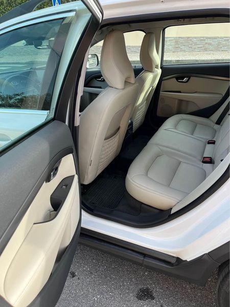 Volvo XC70 • 2015 • 139,000 km 6