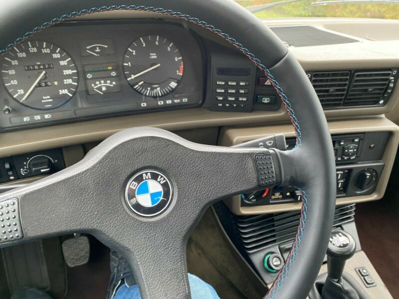 BMW 5 Series • 1986 • 116,470 km 15
