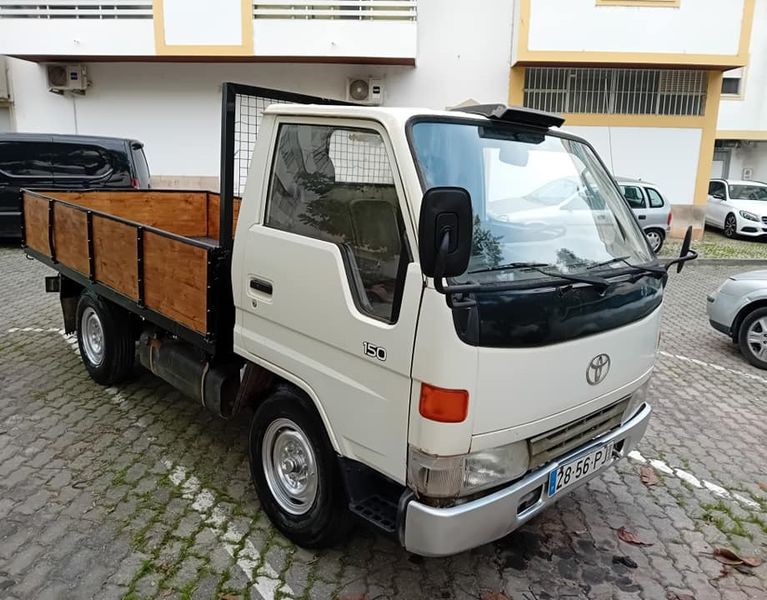 Toyota Dyna • 2000 • 240,000 km 2