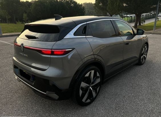 Renault Mégane • 2023 • 16,000 km 17