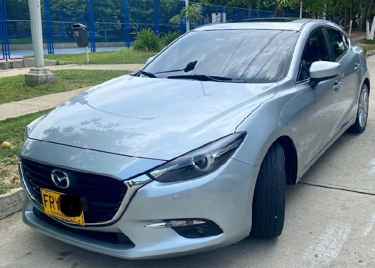 Mazda 3 • 2020 • 49,000 km 2