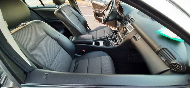 Mercedes-Benz C • 2004 • 264,000 km 6