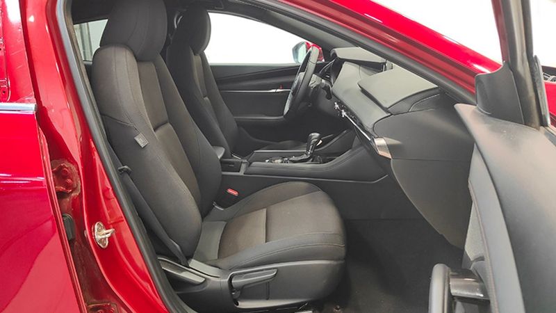 Mazda 3 • 2023 • 18,720 km 13