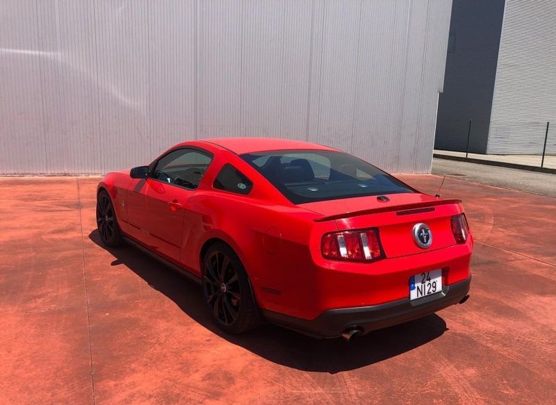 Ford Mustang • 2011 • 106,000 km 3