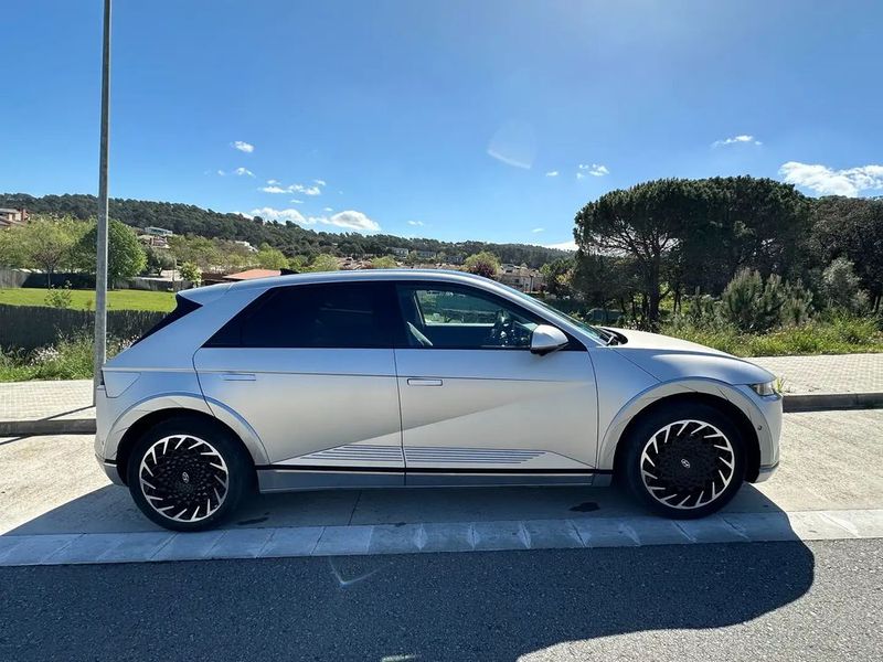 Hyundai Ioniq Electric • 2022 • 42,200 km 19