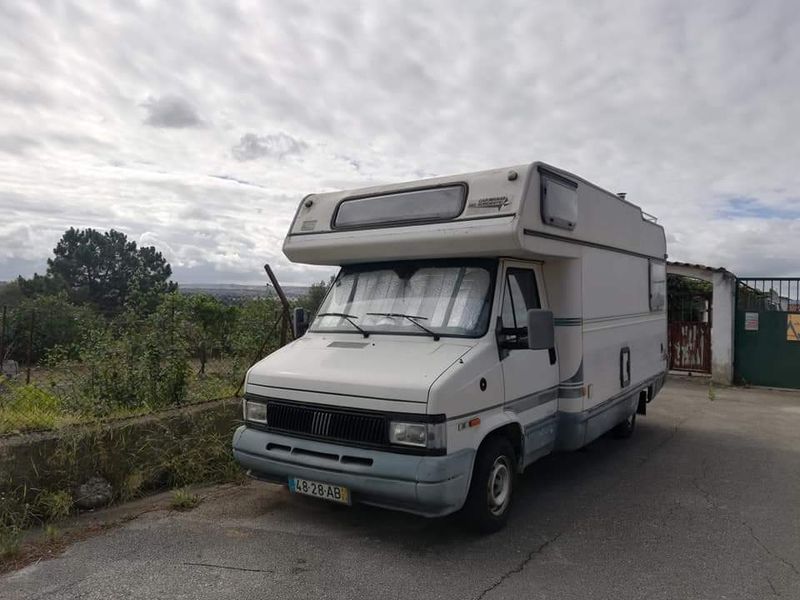 Toyota Hiace Van • 1992 • 98,000 km 1