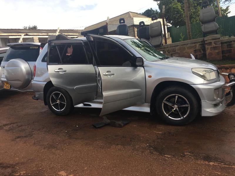 Toyota RAV4 • 2002 • 120,000 km 2