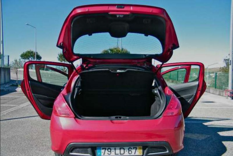 Peugeot 308 • 2010 • 93,000 km 2