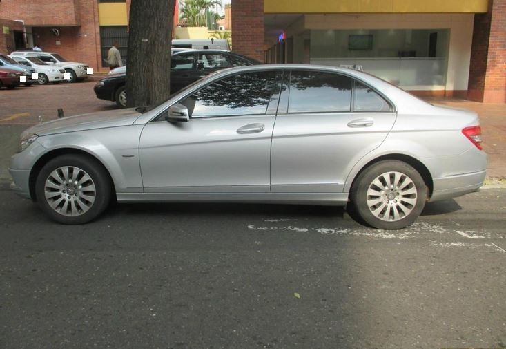 Mercedes-Benz C • 2009 • 150,000 km 3