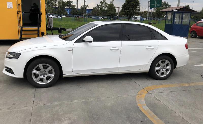 Audi A4 • 2010 • 104,000 km 4